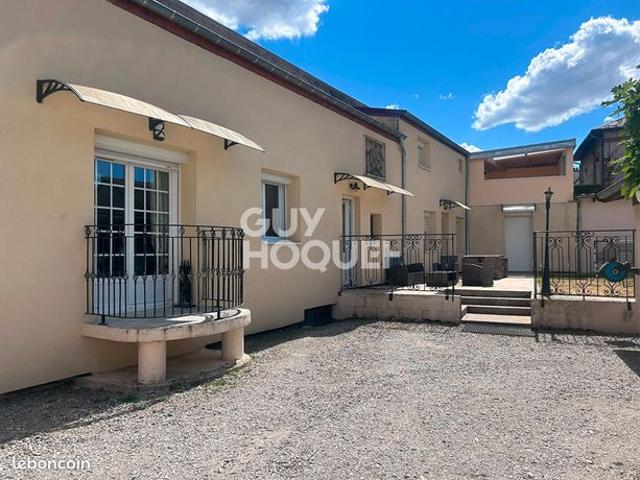 Propriété 6 pièces 173 m²