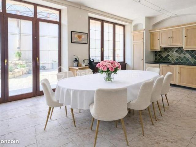 Propriété 6 pièces 173 m²