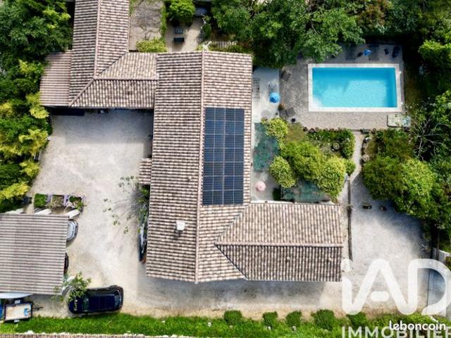 Propriété 6 pièces 173 m²