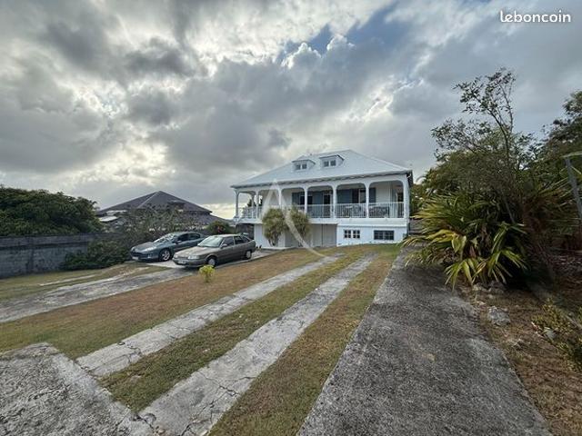 Propriété 6 pièces 184 m²