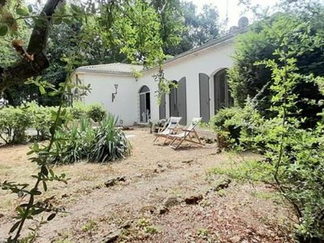 Propriété 6 pièces 184 m²