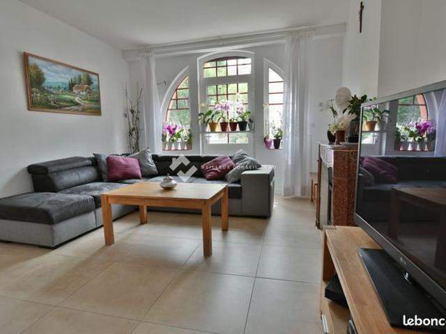Propriété 6 pièces 184 m²