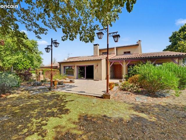 Propriété 6 pièces 184 m²