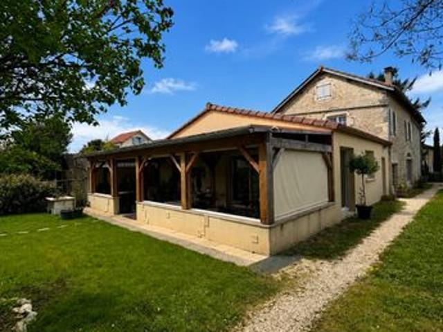 Propriété 6 pièces 185 m²