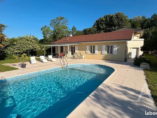 Propriété 6 pièces 185 m²