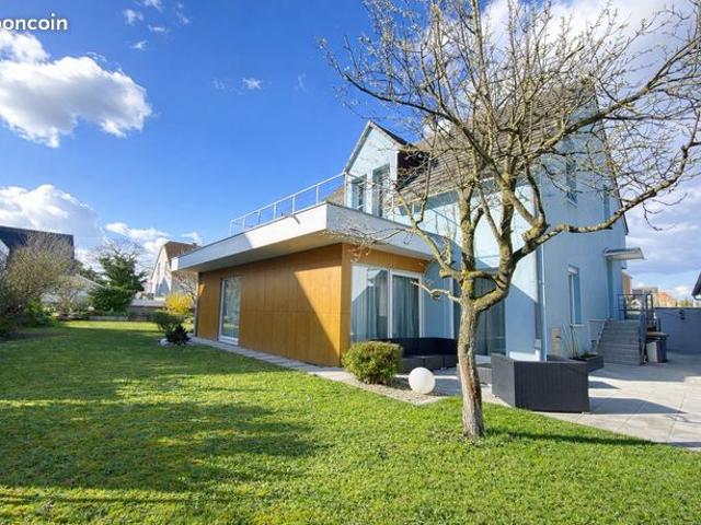 Propriété 6 pièces 185 m²