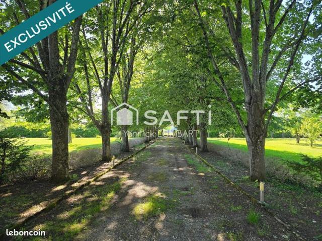 Propriété 6 pièces 185 m²