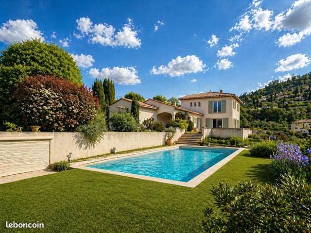 Propriété 6 pièces 186 m²