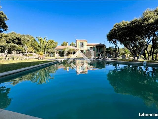 Propriété 6 pièces 187 m²