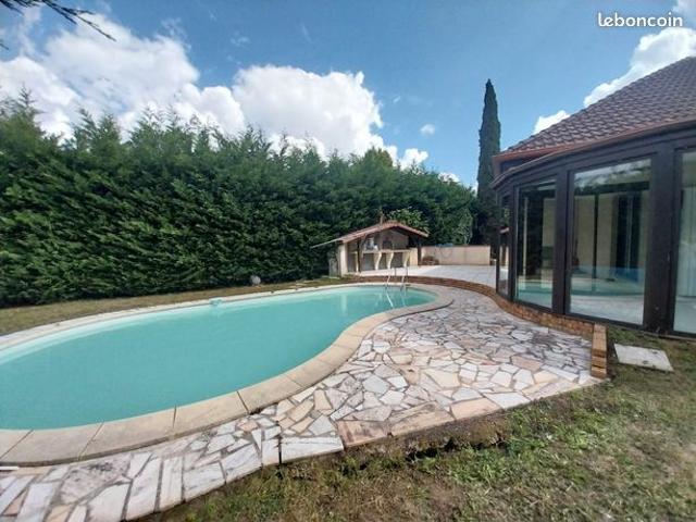 Propriété 6 pièces 187 m²