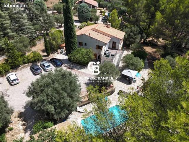 Propriété 6 pièces 187 m²