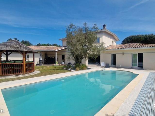Propriété 6 pièces 187 m²
