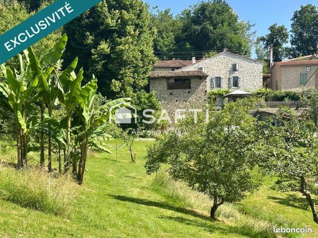 Propriété 6 pièces 188 m²