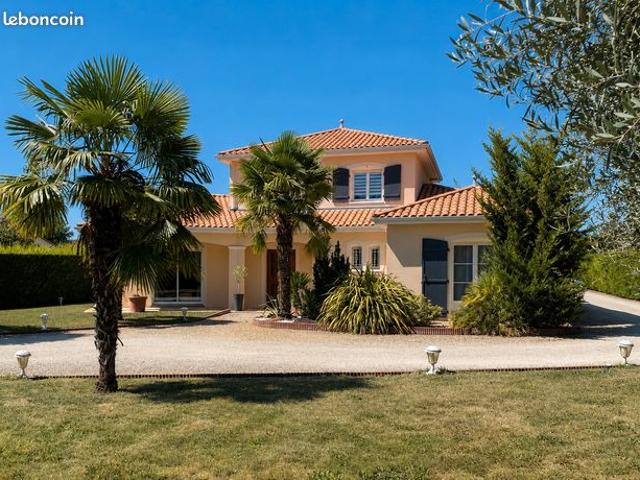 Propriété 6 pièces 188 m²