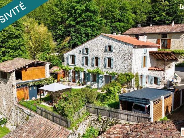 Propriété 6 pièces 188 m²