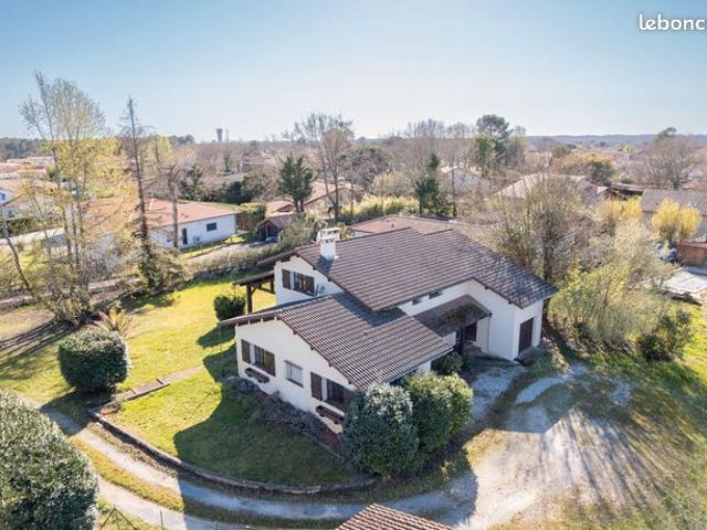 Propriété 6 pièces 188 m²