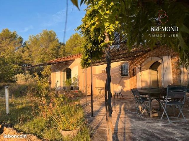 Propriété 6 pièces 188 m²
