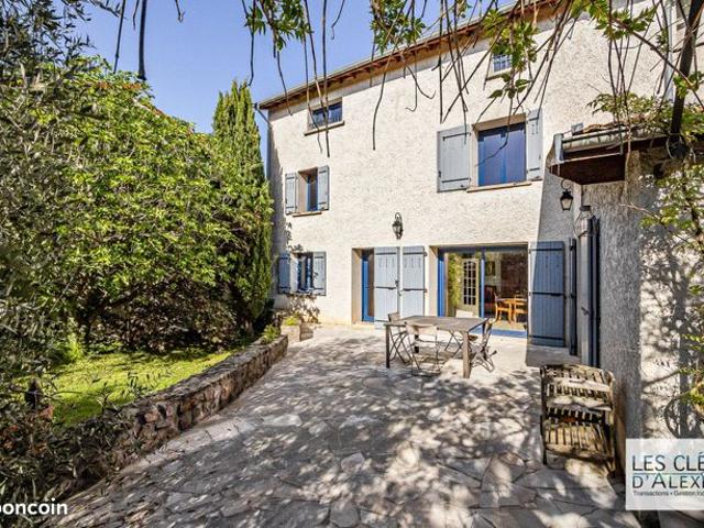 Propriété 6 pièces 189 m²