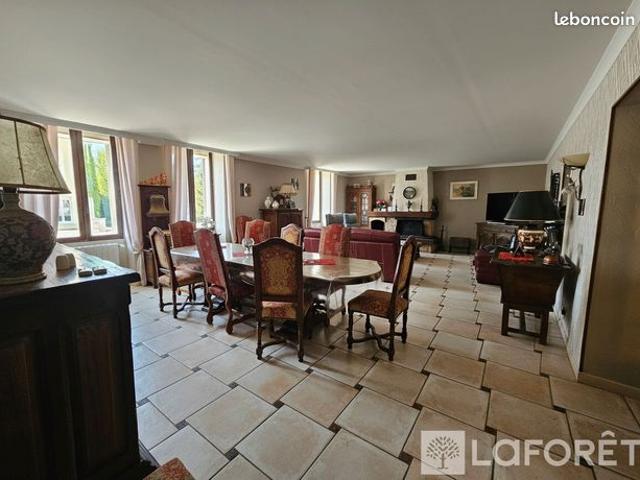 Propriété 6 pièces 189 m²