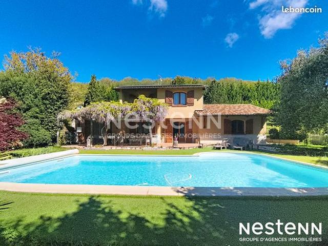 Propriété 6 pièces 189 m²