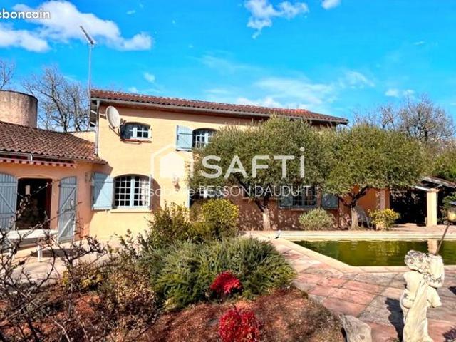Propriété 6 pièces 189 m²