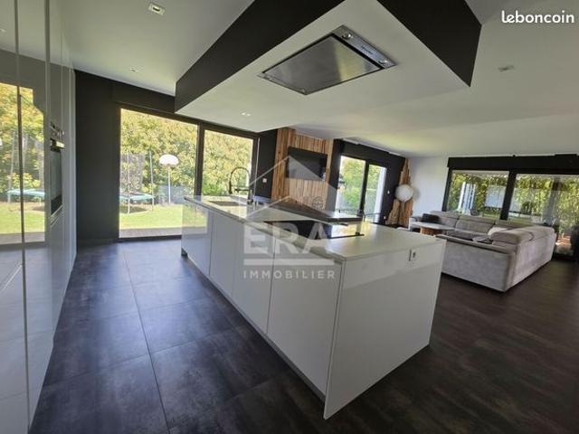 Propriété 6 pièces 180 m²