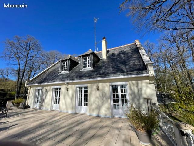 Propriété 6 pièces 180 m²