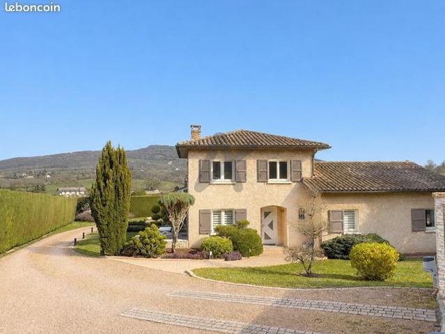 Propriété 6 pièces 180 m²