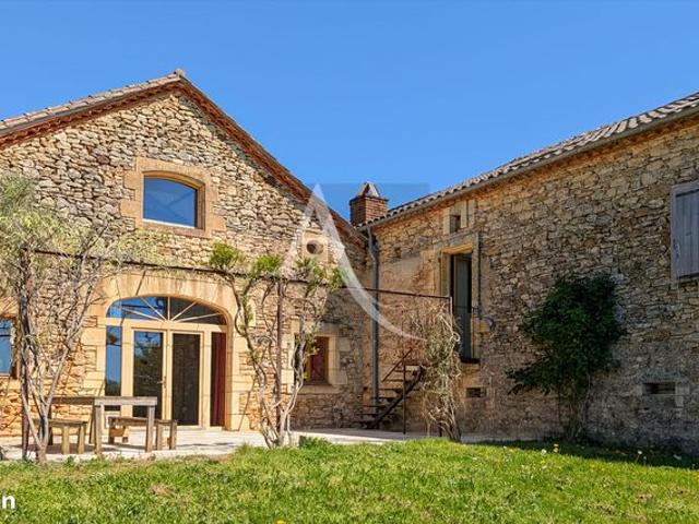 Propriété 6 pièces 180 m²