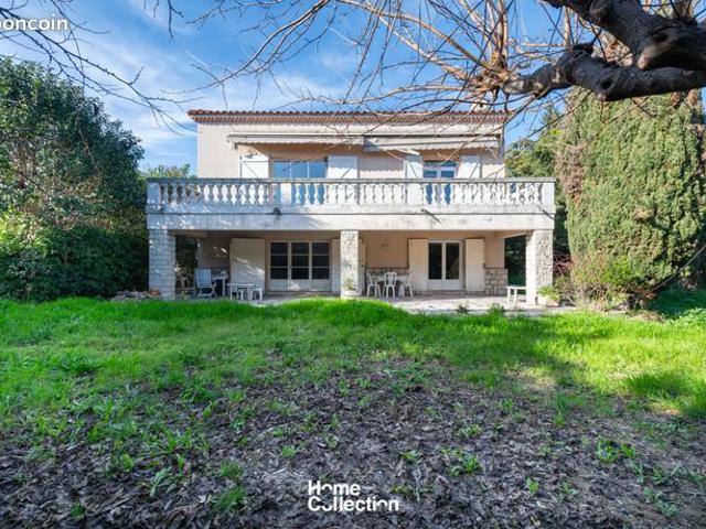Propriété 6 pièces 180 m²