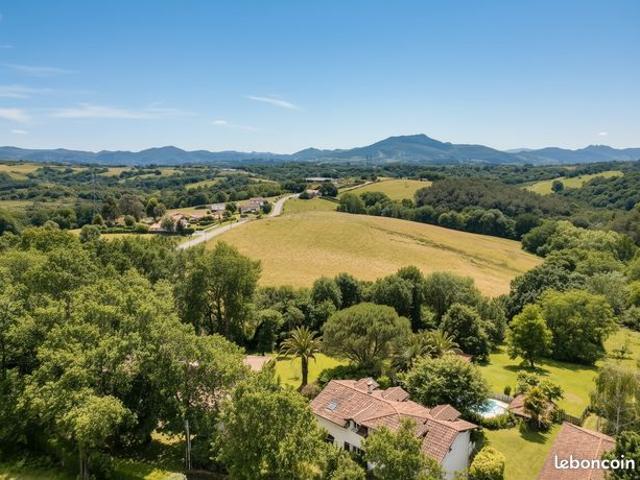 Propriété 6 pièces 180 m²