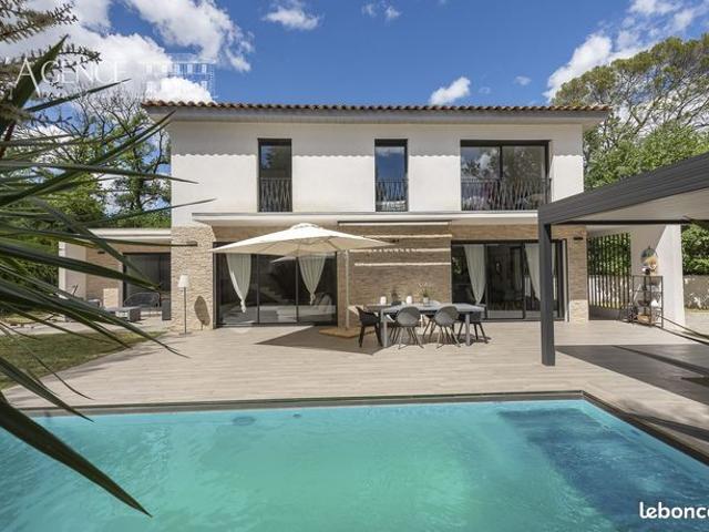 Propriété 6 pièces 180 m²