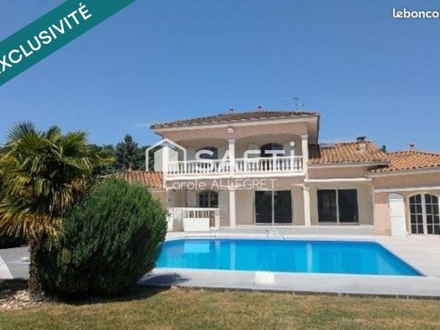 Propriété 6 pièces 180 m²