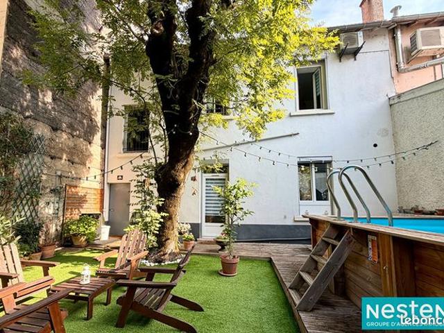 Propriété 6 pièces 180 m²