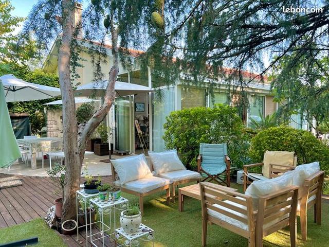 Propriété 6 pièces 180 m²