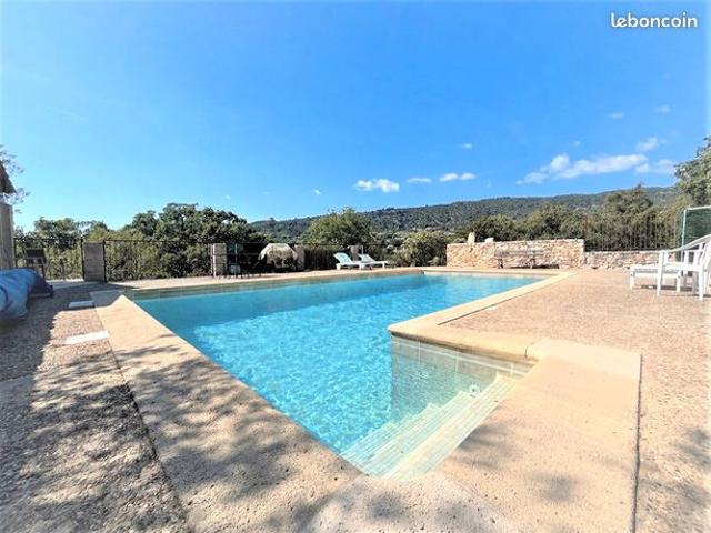 Propriété 6 pièces 180 m²