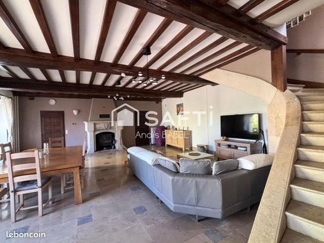 Propriété 6 pièces 180 m²