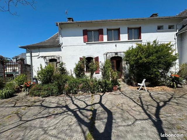 Propriété 6 pièces 180 m²