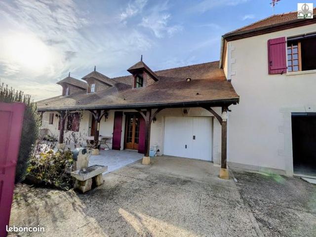 Propriété 6 pièces 180 m²