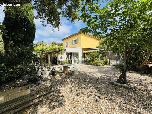 Propriété 6 pièces 180 m²