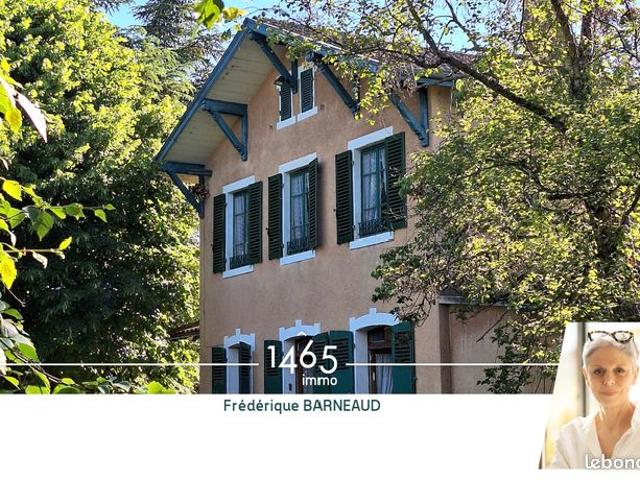 Propriété 6 pièces 180 m²
