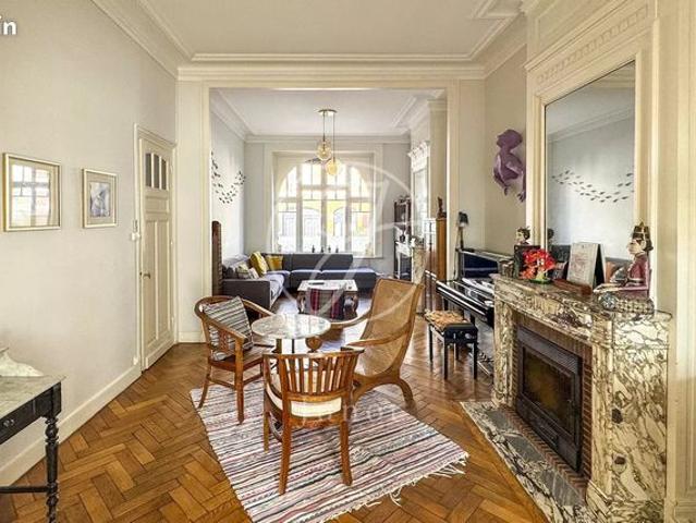 Propriété 6 pièces 180 m²