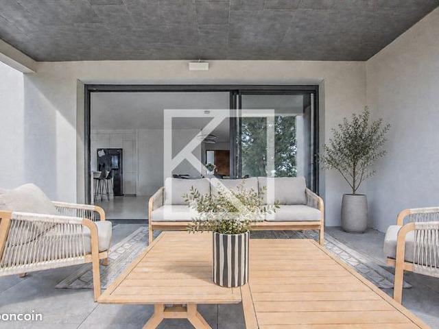 Propriété 6 pièces 180 m²