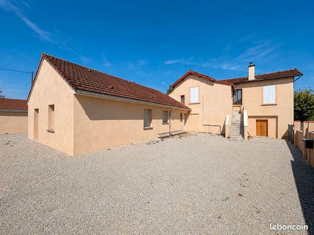 Propriété 6 pièces 181 m²