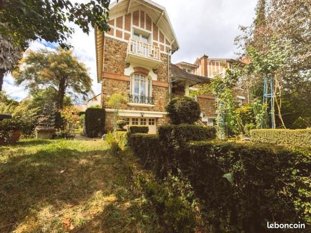 Propriété 6 pièces 181 m²