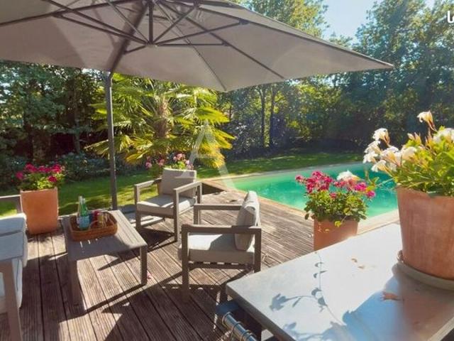 Propriété 6 pièces 182 m²