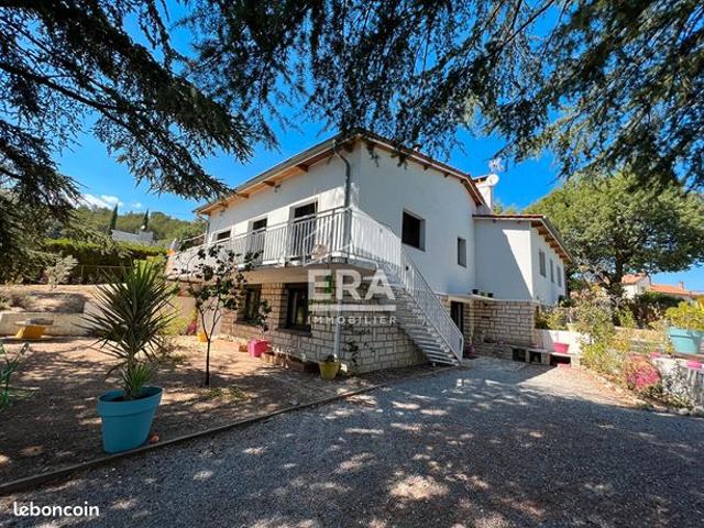 Propriété 6 pièces 182 m²