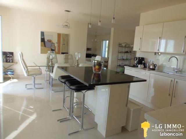 Propriété 6 pièces 182 m²