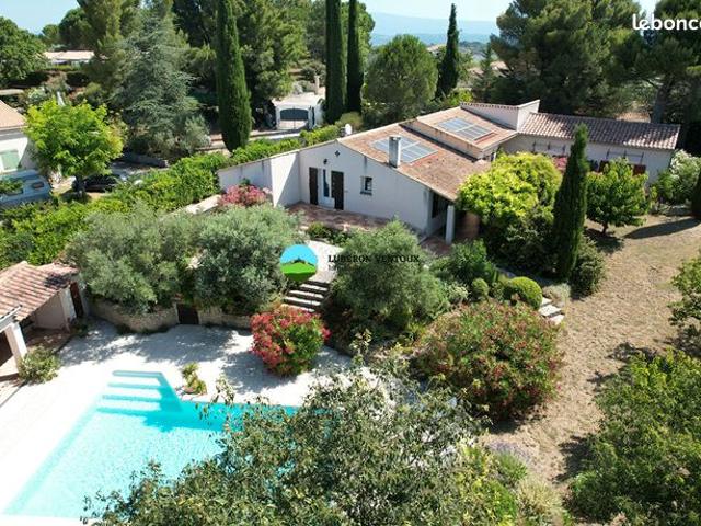 Propriété 6 pièces 183 m²