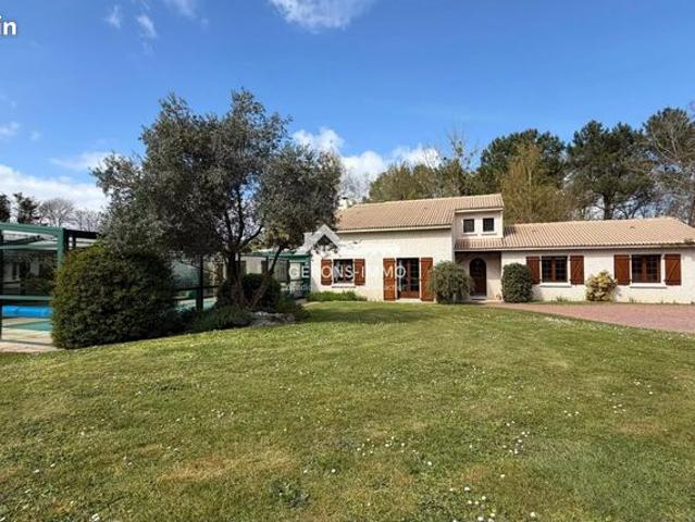 Propriété 6 pièces 183 m²